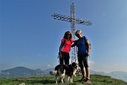 37 Alla croce di vetta del Pizzo di Spino (950 m)